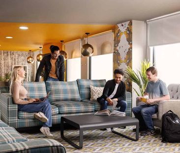 Extra Large Standard Double Ensuite - Photo 3