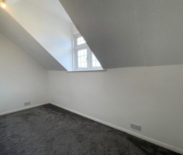 2 bed Flat Elderton Road, Essex, Westcliff-on-Sea, SS0 - Photo 2