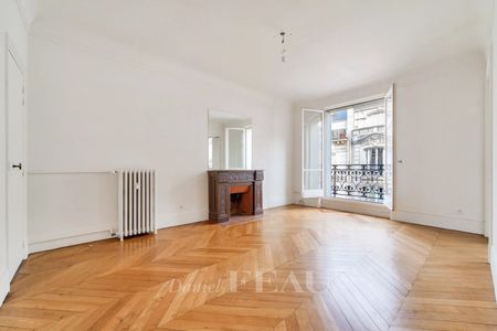 Tout savoir sur cet appartement dans le quartier Gros Caillou, à Paris 7ème - Photo 2