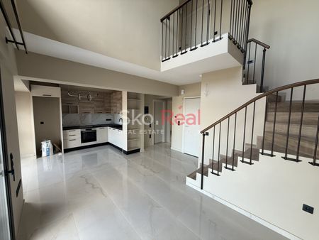 Ενοικίαση - Νεόδμητη μεζονέτα 110 τ.μ. στην Τριανδρία, στον 5ο όροφο πολυκατοικίας! - Photo 4