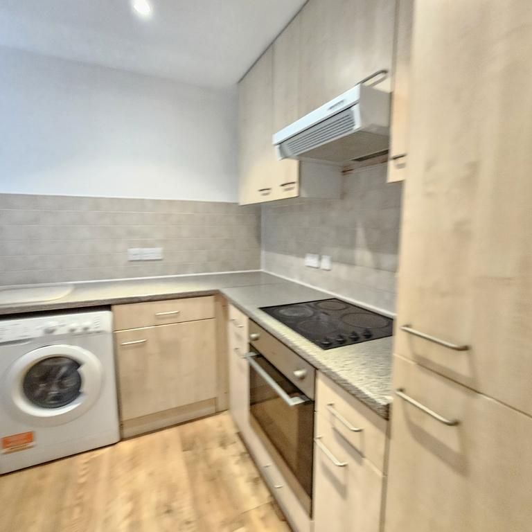 2 bedroom maisonette to rent - Photo 1