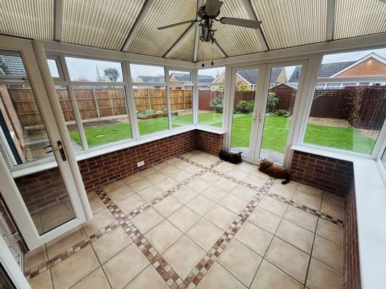 3 bedroom bungalow to rent - Photo 1