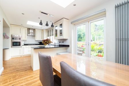 5 bedroom detached house to rent - Photo 5