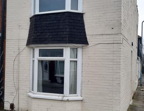 3 bedroom end of terrace house to rent - Photo 1