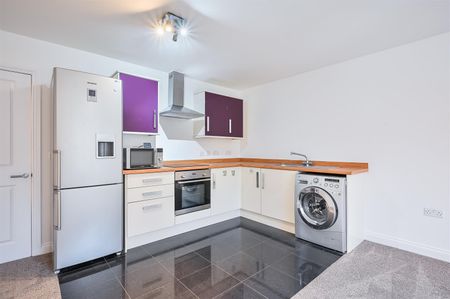 To Let 2 Bed Apartment - Photo 5