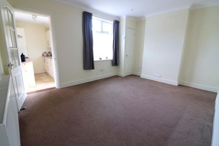 2 bedroom end of terrace house to rent - Photo 4