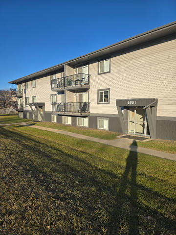 Beautiful Modern One Bedroom Available Now - Photo 3