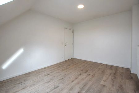 Gerenoveerd 3-slaapkamerappartement te huur in kleinschalig gebouw te Bredene. - Foto 3