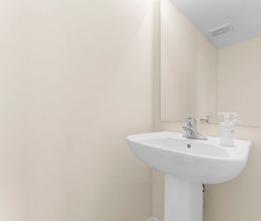 For Lease - 21 Miami Grove, Brampton, Ontario - Photo 4