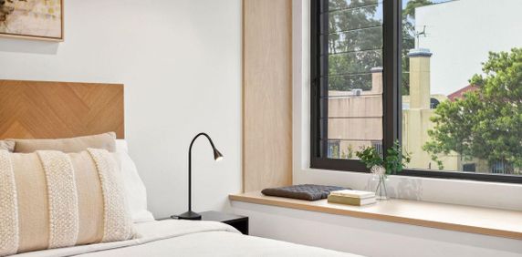 FURNISHED STUDIO APARTMENTS - RENT INCLUDES WATER,GAS,ELECTRICITY AND INTERNET! - Photo 2