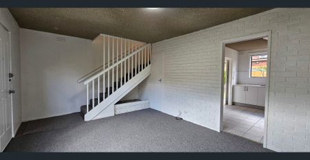 Perfectly Positioned Renovated Townhouse - Photo 4