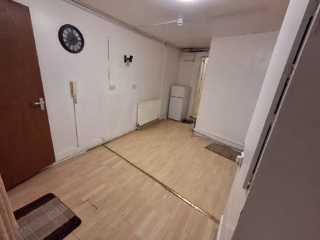 1 Bed Flat, Green Street, E7 - Photo 4