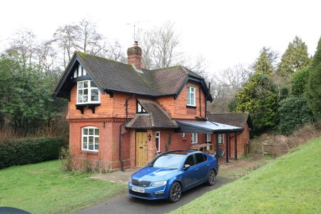 Moorhurst Lane Holmwood, Dorking - 2 bedrooms Property for lettings - Seymours - Photo 3