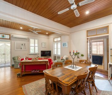CHARACTER QUEENSLANDER WITH LEAFY OUTLOOKS AND GENEROUS OUTDOOR LIVING - Photo 2