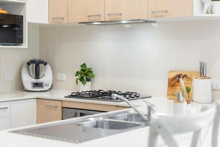 4 Bedrooms plus study in Coomera! - Photo 3