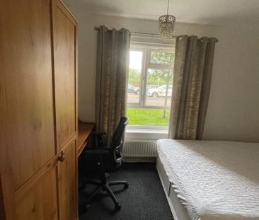 3 bedroom flat to rent - Photo 5