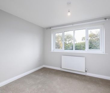 2 bedroom semi-detached house to rent - Photo 2