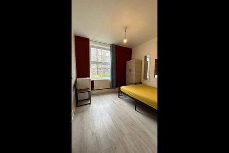 Room in a Shared Flat, Chicksand House, E1 - Photo 2
