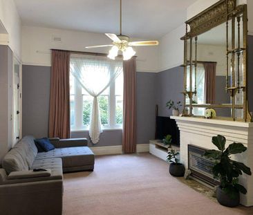 LARGE PERIOD HOME - Photo 3