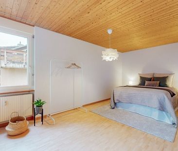 Grand appartement de 4,5 pièces avec deux balcons - Photo 2