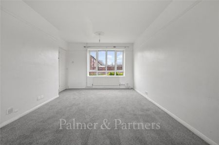 3 bedroom end of terrace house to rent - Photo 2