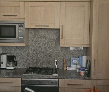 Room in a Shared Flat, Upper Richmond Road, SW15 - Photo 5