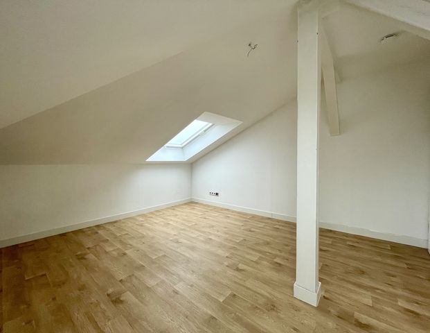 #Moderne Dachgeschoss-Wohnung#Stellplatz#zentrale Lage - Foto 1