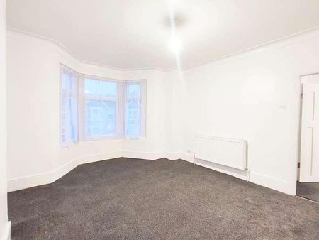 Second Avenue, Manor, E12 - Photo 2