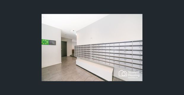 'Global House' - Large Studio with Balcony - Very Rare Find - Photo 1