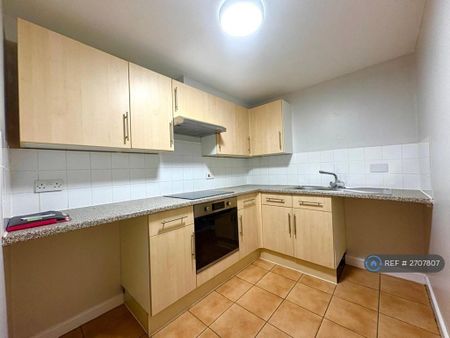 2 bedroom flat to rent - Photo 4