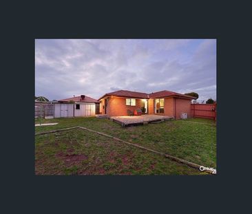 THREE BEDROOM HOME IN A GREAT POSITION! - Photo 6