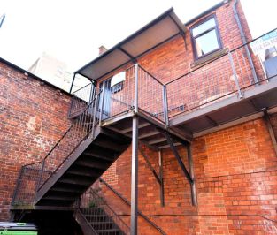 2 bedroom Flat in Flat 1, Leeds - Photo 6