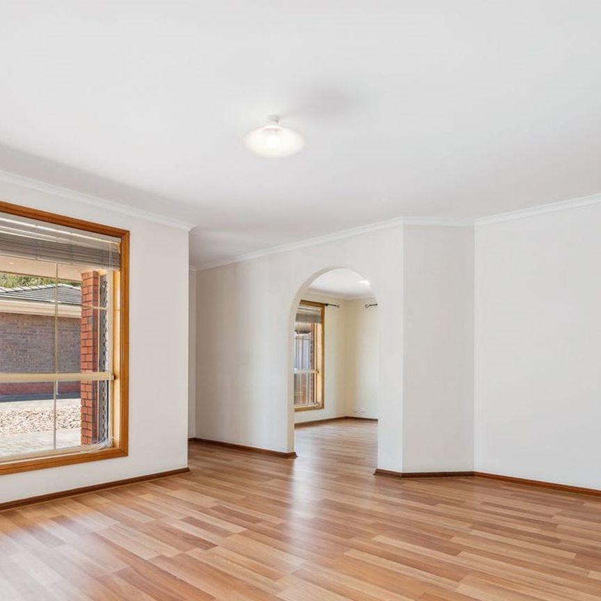 3 Bedroom Homette - Great Location - Photo 1