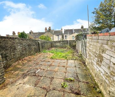 4 bedroom end of terrace house to rent - Photo 5