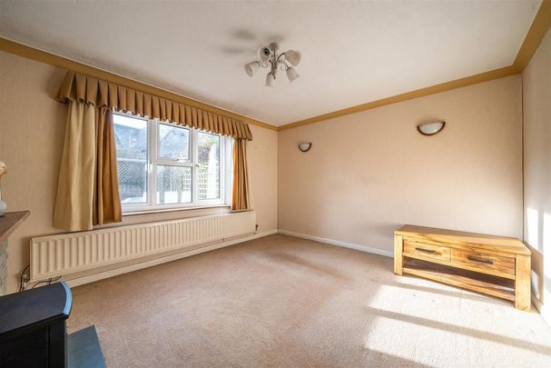 3 bedroom semi-detached house to rent - Photo 1