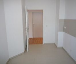 Bergstr. 9, Wohnung 1 ~~~ Balkon, Haus mit Aufzug, Bad mit Wanne und Dusche, Gäste-WC, Abstellraum, Pkw-Stellplatz - Foto 1