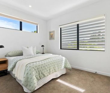 49B Northboro Road, Belmont - Photo 2