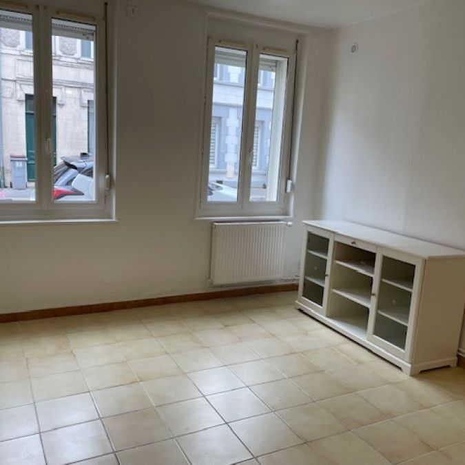 SPACIEUX T1 BIS AU RDC PLEIN SUD EN CENTRE VILLE - Photo 1