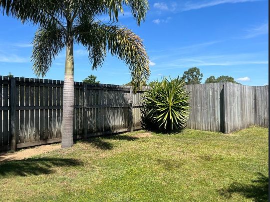 Lovely low maintenance brick home in quiet street - Photo 1