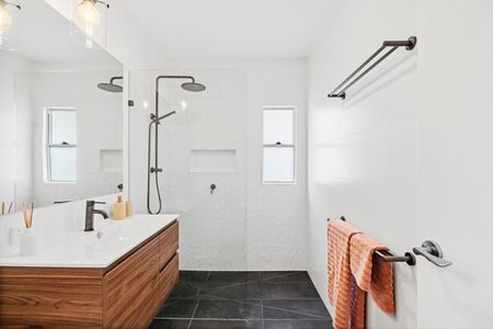 Beautifully Renovated Weatherboard Home - Photo 3