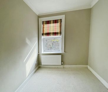 3 bedroom Mid Terraced House to let - Photo 5