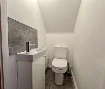 2 bedroom semi-detached house to rent - Photo 5