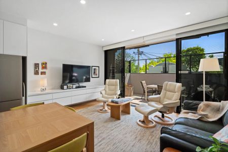 Private Residence, Immaculate Location! - Photo 5