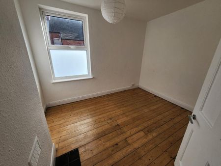 3 bedroom terraced house to rent - Photo 4