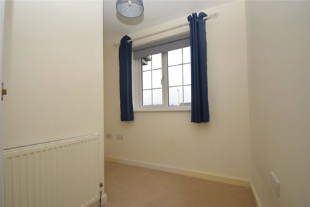 3 bed terraced house to rent in Eastway, Eastfield, YO11 - Photo 2