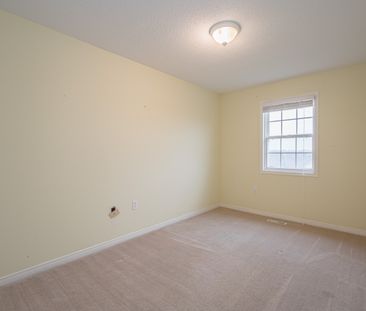 1155 Gordon St, Guelph - Photo 3