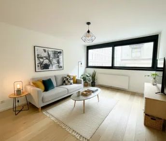 +++ WOHNEN IM BELIEBTEN 7. BEZIRK ++ Exklusive & Stilvolle sanierte 1-Zimmer Citywohnung mit Lift - Photo 1