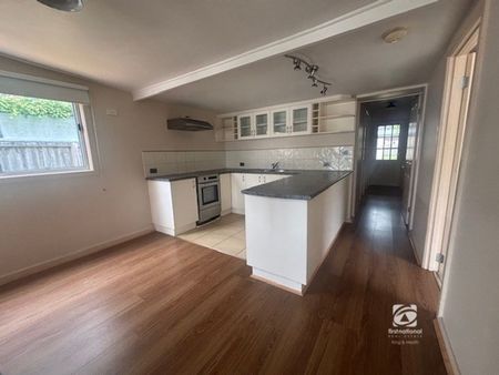 MODERN COTTAGE WITH LARGE SHED - Photo 5