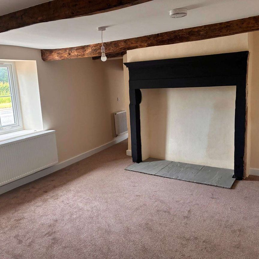 Characterful three-bedroom semi-detached home, recently renovated throughout while retaining its period charm. - Photo 1