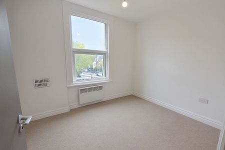 2 Bed Flat, Blenheim Park Road, CR2 - Photo 2